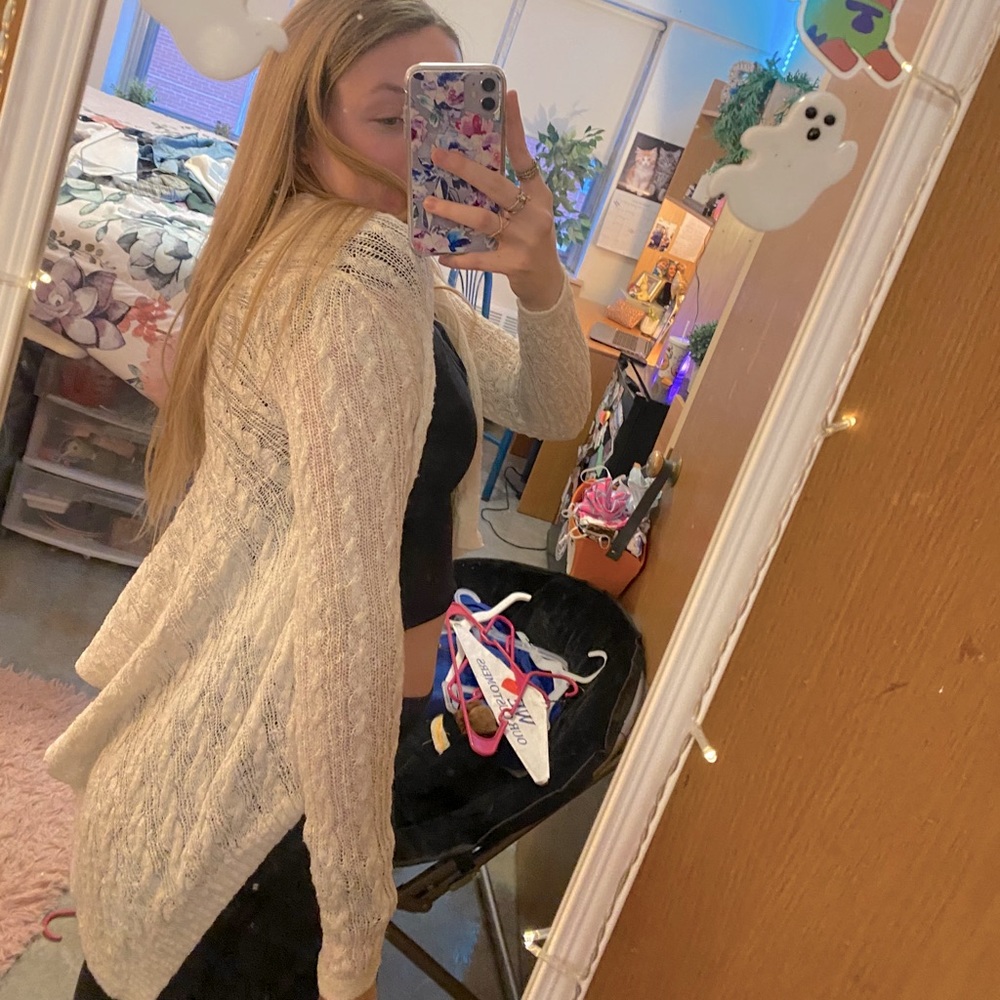 White Cardigan🕊✨🤍 - Picture 7 of 7